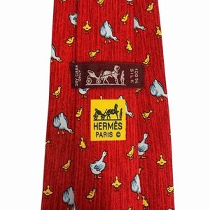 Hermes Men's Tie Mother Duck & Duckling Red Silk 7595 SA 3.5" (W) x 58" (L) euc